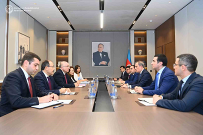 Dışişleri Bakanlığı Doğu Avrupa ve Güney Kafkasya Daire Başkanı Samsar, Azerbaycan Dışişleri Bakanı Bayramov ile görüştü